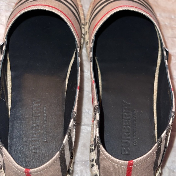 Burberry 100% authentic espadrilles Color is archive beige size 39. Never used. - Picture 11 of 12